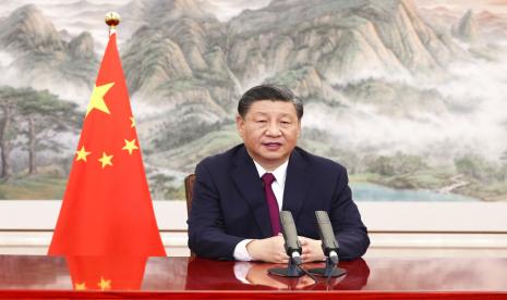 Dalam foto yang dirilis oleh Kantor Berita Xinhua China, Presiden China Xi Jinping menyampaikan pidato melalui tautan video pada upacara pembukaan Forum Bo