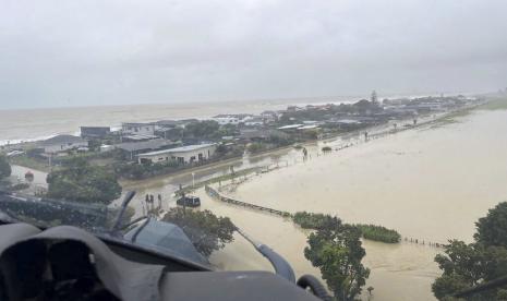 Dalam gambar yang dirilis oleh  New Zealand Defense Force pada Rabu, 15 Februari 2023, rumah-rumah di Lembah Esk, dekat Napier, Selandia Baru, terendam banjir setelah Topan Gabrielle menghantam bagian utara Selandia Baru. 