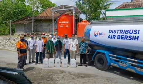 Dalam hal kegiatan CSR bantuan air bersih guna membangun kehidupan yang lebih sehat, BRI Life bersama Baznas telah menyalurkannya di daerah Gunung Kidul Yogyakarta, yakni Desa Patuk, Ngawen dan Tanjung. Pemilihan daerah Gunung Kidul sebagai lokasi pemberian bantuan air bersih, dikarenakan wilayah ini termasuk yang sering mengalami kekeringan dan kekurangan air khususnya air bersih.