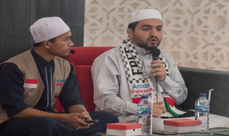 Dalam memperingati hari Isra Miraj, NGO Aman Palestin Indonesia hari ini (17/02/23) hadirkan kajian kolaborasi istimewa dengan Daarul Hikam Integrated School (DHIS), salah satu sekolah di Lembang, Bandung. Kajian bertajuk Isra Miraj Commemoration diisi oleh Syekh Belal Jamal Kamil Habil, seorang syekh dari Palestina dan Ustadz Ridwan Kamal dari tim Aman Palestin Indonesia sebagai penerjemah.