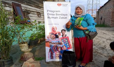 Dalam mendukung kampanye Ketahanan Pangan Nasional, Rumah Zakat turut serta mengajak ibu-ibu di Desa Indrayaman untuk berkebun dengan memanfaatkan pekarangan rumahnya masing-masing.