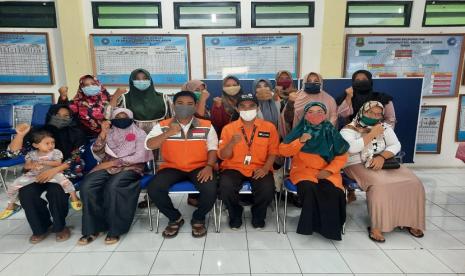 Dalam mengimplementasikan program pemberdayaan, Rumah Zakat melakukan pembinaan reguler bagi mitra binaan di Desa Berdaya Rawa Arum. Kegiatan yang dilaksanakan pada Kamis (18/3) di Aula Kantor Kelurahan Rawa Arum ini diikuti 15 orang pelaku UMKM yang merupakan mitra binaan Rumah Zakat.