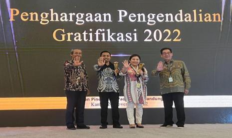 Dalam menjalankan tugasnya menyelenggarakan Program JKN, BPJS Kesehatan senantiasa mengedepankan prinsip-prinsip good governance. Komitmen inilah yang dipegang teguh para Duta BPJS Kesehatan, termasuk Kepala Bidang Penjaminan Manfaat Rujukan BPJS Kesehatan Cabang Gorontalo, Olivia Sampouw hingga akhirnya Komisi Pemberantasan Korupsi (KPK) memilihnya sebagai Pelapor Gratifikasi Inspiratif Tahun 2022.