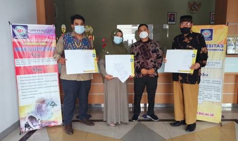 Dalam menunjang jenjang karier dan profesionalismenya, seorang dosen biasanya diberikan jabatan fungsional akademik (JFA). Tingkat profesionalitas seorang dosen, dapat dilihat dari pengembangan kariernya yang dibuktikan dengan jabatan fungsional akademik (JFA). Hal ini yang membuat dosen di Universitas BSI (Bina Sarana Informatika) kampus Tasikmalaya, selalu bersemangat dan senantiasa memperhatikan kenaikan jabatan fungsional dosen.