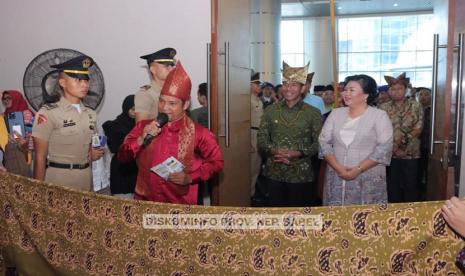 Dalam menyukseskan kegiatan Halal Bihalal & Silaturahmi Masyarakat Perantauan Provinsi Kep. Babel se-Jabodetabek, Penjabat (Pj) Gubernur Kep. Babel Suganda Pandapotan Pasaribu turut mengajak pihak lain untuk memberikan hadiah kepada masyarakat