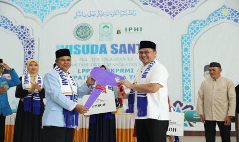 Dalam momentum rangkaian hari lahir Ikatan Persaudaraan Haji Indonesia (IPHI) ke-33, Ketua Umum IPHI Babel, Erzaldi Rosman menyampaikan amanat yang diberikan Prabowo kepada dirinya melalui Yayasan Prabowo Subianto. Amanat tersebut dengan menyerahkan satu unit mobil untuk Badan Komunikasi Pemuda Remaja Masjid Indonesia (BKPRMI) Babel.