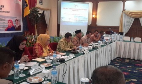 Dalam rangka konsolidasi, anggota Dewan Perwakilan Daerah (DPD) RI Provinsi NTB bersama dengan pemangku kepentingan provinsi setempat mengadakan Rapat Koordinasi Sinkronisasi Aspirasi Daerah (Rakor SAD).