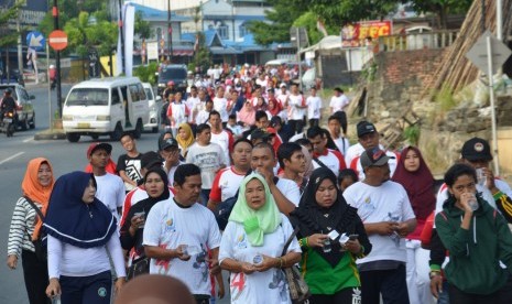 Dalam rangka memeriahkan HUT ke-74 Kemerdekaan RI, PT Pelabuhan Indonesia I (Persero) atau Pelindo 1 bersama AirNav Indonesia dan Persero Batam menyelenggarakan jalan sehat 5K yang berlangsung di Lapangan Dishub Terminal Sei Carang, Tanjungpinang, Kepulauan Riau,  Ahad (18/8).