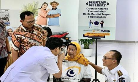 Dalam rangka memperingati Hari Lansia Nasional 2024, Bank Mandiri Taspen menggelar kegiatan CSR Operasi Katarak bertajuk Mantap Melihat, yang berlangsung di Medan, dan Makasar.