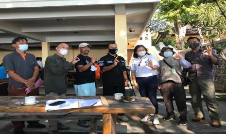 Dalam rangka memperingati Hari Lingkungan Hidup Sedunia Tahun 2021 dan Coral Triangle Day (CT-Day), BKSDA Bali melakukan kegiatan Adopsi dan Penanaman Terumbu Karang di Pantai Tulamben, Ahad (6/6). 