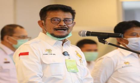 Menteri Pertanian (Mentan) Syahrul Yasin Limpo (SYL) ditunjuk untuk menjabat sementara sebagai Menteri Kelautan dan Perikanan Ad Interim.