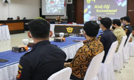 Dalam rangka memperkuat sinergi pengoptimalan kegiatan pengawasan dan pelayanan bagi wajib pajak, eksportir serta importir, Kanwil Bea Cukai Jatim II bersama Kanwil Pajak Jatim III menggelar kick off Program Secondment tahun anggaran 2020, Selasa (14/7) lalu