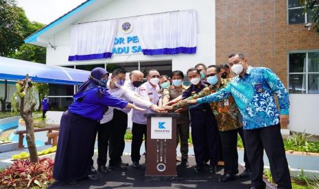 Dalam rangka mendukung kerjasama dan sinergi, serta meningkatkan pelayanan kepada pengguna jasa transportasi laut di Provinsi Banten, khususnya di Cilegon, Kepala Kantor Wilayah Bea Cukai Banten Kantor, Rahmat Subagio turut serta dalam peresmian bersama Kantor Pelayanan Terpadu Satu Pintu (PTSP) yang bertempat di Jl Raya Anyer km 13, Cigading, Banten, Rabu (03/11).