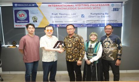 Dalam rangka mengunjungi Indonesia, Professor Youngjo Lee, akademisi terkemuka dari Dankook University dan Seoul National University, bersama Kunyoung Ro, ahli startup dengan pengalaman mendunia, hadir di Gedung Rektorat Universitas Bina Sarana Informatika (UBSI) kampus Kramat, dalam rangka program International Visiting Professor, Rabu (15/1/2024). 