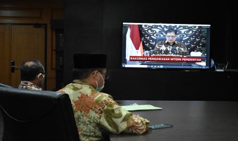 Dalam rangka meningkatkan peran pengawasan intern pemerintah, Badan Pengawasan Keuangan dan Pembangunan (BPKP) menggelar Rakornas Pengawasan Intern Pemerintah Tahun 2020 melalui video conference hari ini, Senin (15/6).