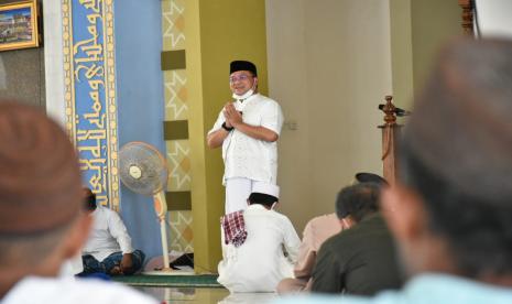 Dalam rangka menyiarkan agama Islam di Prov. Kepulauan Bangka Belitung (Babel), Gubernur Babel, Erzaldi Rosman dan rombongan melakukan program Safari Jumat dengan harapan dapat meningkatkan keimanan masyarakat kepada Allah Swt. 