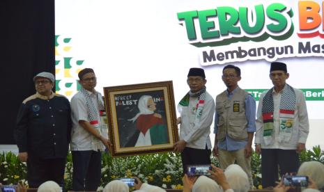 Dalam rangka Milad ke-55 Tahun ini, Baznas (Bazis) Provinsi DKI Jakarta menggelar Tabligh Akbar.