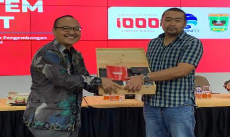 Dalam rangka pemetaan isu dan potensi daerah dalam pengembangan usaha rintisan berbasis teknologi digital, gerakan 1000 startup digital yang didukung Ditjen Aplikasi Informatika (Aptika) Kementrian Kominfo, mengundang Wakil Gubernur Sumbar, Audy Joinaldy bersama mengundang puluhan entrepreneur muda Sumatera Barat pada focus group discussion di Auditorium Gubernuran, Padang, Sabtu (18/6/2022).