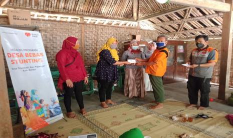 Dalam rangka penanggulangan angka stunting yang ada di Kalurahan Triwidadi, Kapanewon Pajangan Kabupaten Bantul, D.I Yogyakarta Rumah Zakat menggandeng Pemerintah Kalurahan Triwidadi mengadakan penyuluhan PMBA (Pemberian Makanan Bayi dan dan Anak) serta lomba Cipta Kreasi Gizi Balita pada Ahad, (20/6).