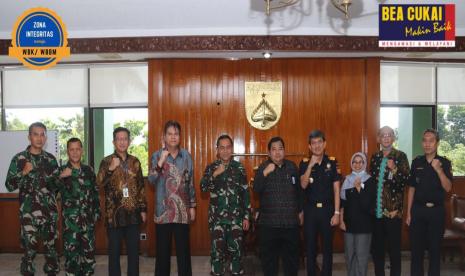 Dalam rangka penguatan sinergi antar instansi di provinsi Jawa Tengah, Perwakilan Kementerian Keuangan di Jawa Tengah melakukan kunjungan kerja ke Markas Komando Daerah Militer (Kodam) IV Diponegoro, Jalan Perintis Kemerdekaan, Semarang pada Kamis (9/7).