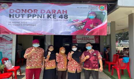 Dalam rangka peringatan dan perayaan HUT PPNI ke-48 dengan tema “Perawat Bersama Rakyat, Menuju Bangsa Sehat, Bebas dari Covid-19”, perawat Rumah Sakit Medika Dramaga Bogor melaksanakan kegiatan Donor Darah.