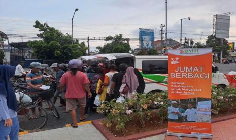 Dalam suasana bulan Ramadhan yang penuh berkah, Amil Baitul Maal Hidayatullah (BMH) Gerai Kebumen mempersembahkan secercah kebaikan melalui program berbagi takjil bertajuk Takjil on The Street. 