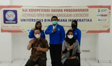 Dalam upaya menghasilkan lulusan yang berkualitas dan kompeten, Program Studi (Prodi) Sistem Informasi Akuntansi Universitas BSI (Bina Sarana Informatika) bekerja sama dengan Lembaga Sertifikasi Profesi (LSP) BSI menyelenggarakan sertifikasi kompetensi.