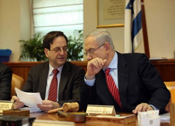 Dan Meridor (kiri) dan Benjamin Netanyahu