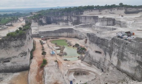 Danau Biru, Bangkalan, Jawa Timur.