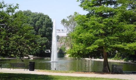 Danau di Kampur Universitas Ohio, Michigan, Amerika Serikat