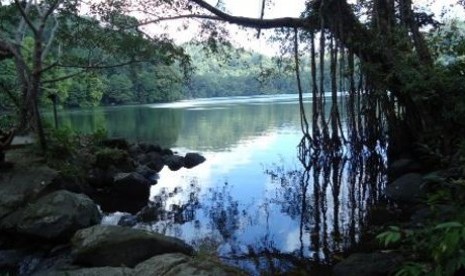 Danau Kastoba di Pulau Bawean