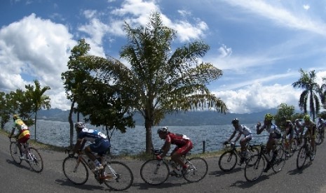 Danau Singkarak.