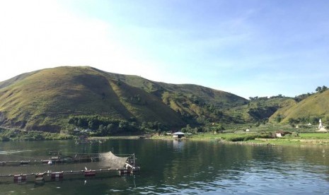 Danau Toba tempat masyarakat pesisir 