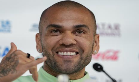 Dani Alves dari Brasil