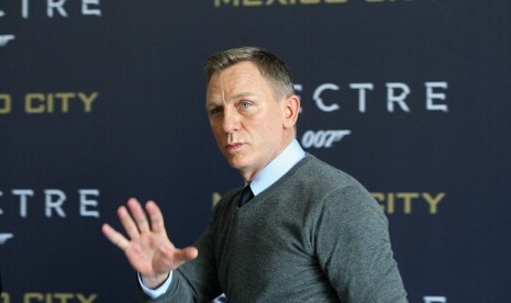 Daniel Craig