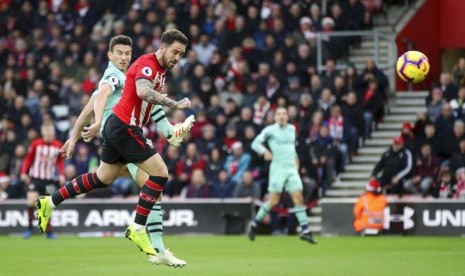 Danny Ings saat mencetak gol pertama Southampton ke gawang Arsenal.