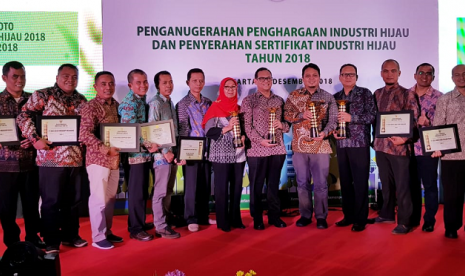 Danone-AQUA mendapat penghargaan Industri Hijau 2018 dari Kementerian Perindustrian.