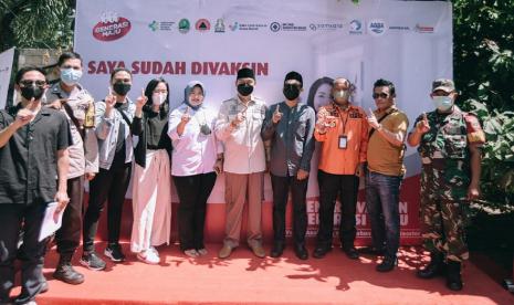 Danone Indonesia bersama program Satu Juta Vaksin Jawa Barat yang diinisiasi BPBD Provinsi Jawa Barat dan Himpunan Pengusaha Muda Indonesia (Hipmi) menggelar Sentra Vaksin Generasi Maju khusus untuk vaksinasi Covid-19 untuk mendukung kelancaran mudik Lebaran 2022.