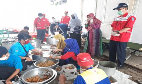 PMI Jember Dirikan Dapur Umum di Lokasi Terdampak Banjir (ilustrasi).