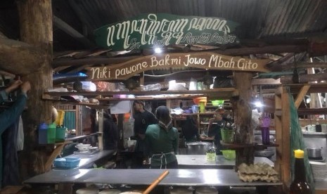 Dapur warung bakmi Mbah Gito, Yogyakarta,