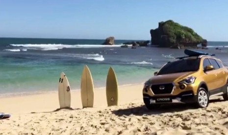 Datsun CROSS di pantai Ngandong, Yogyakarta