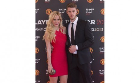 Kiper Manchester United (MU) David De Gea dan kekasihnya, Edurne Garcia Almagro (kiri). 