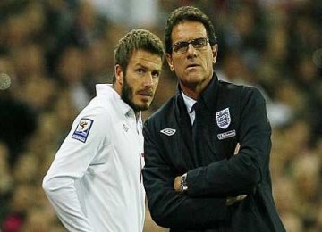 David Beckham (kiri) dan Fabio Capello.