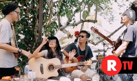 DDHEAR, kolaborasi grup musik Endah N Rhesa dan Dialog Dini Hari