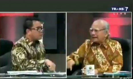 Debat antara Arteria Dahlan dan Emil Salim di acara 'Mata Najwa'