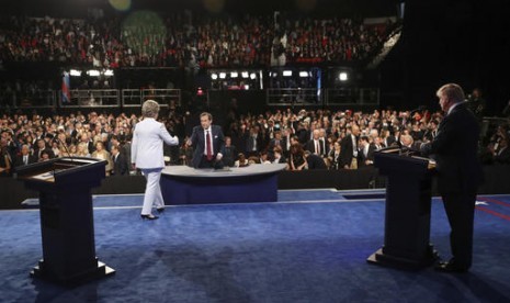 Debat terakhir calon presiden AS Hillary Clinton dan Donald Trump di Las Vegas, Rabu, 19 Oktober 2016.