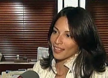 Debbie Lorenzana ketika diwawancarai Fox 5 News.