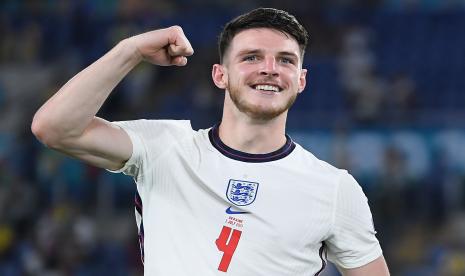 Declan Rice dari Inggris merayakan kemenangan setelah memenangkan pertandingan perempat final UEFA EURO 2020 antara Ukraina dan Inggris di Roma, Italia, 03 Juli 2021.