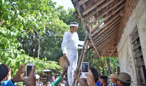 Dedi Mulyadi bangun Mushola Ramah Anak. Foto: Ita Nina Winarsih/Republika