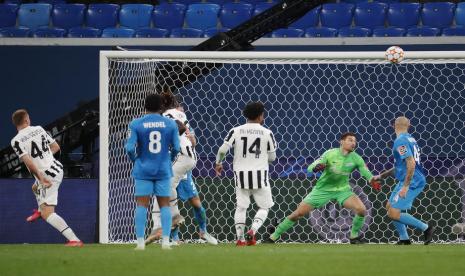 Dejan Kulusevski (kiri) mencetak gol kemenangan Juventus atas Zenit St Petersburg di Liga Champions.